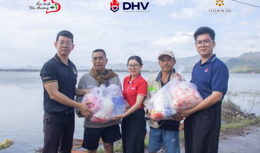 HÀNH TRÌNH SẺ CHIA CÙNG ĐỒNG BÀO VÙNG LŨ ĐẮK LẮK – GIA LAI HÀNH TRÌNH SẺ CHIA CÙNG ĐỒNG BÀO VÙNG LŨ ĐẮK LẮK – GIA LAI